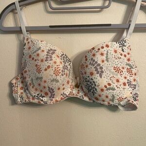 Daisy Fuentes Underwire Padded Bra Size 36B